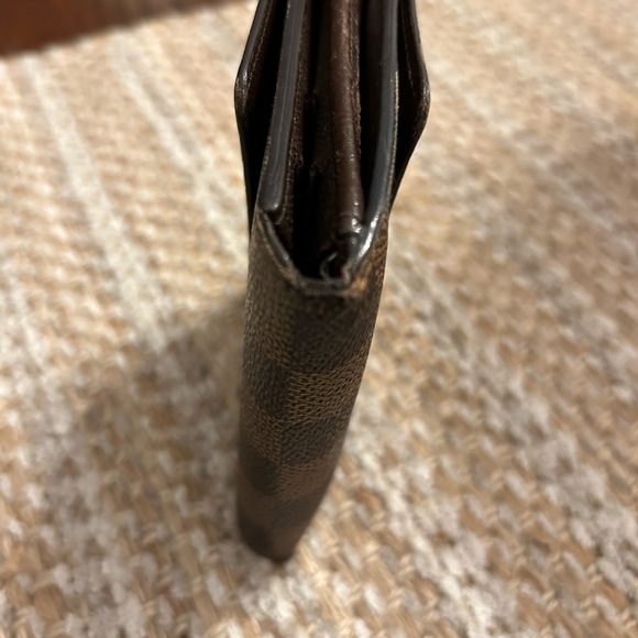 Louis Vuitton Wallet - Picture 5 of 15